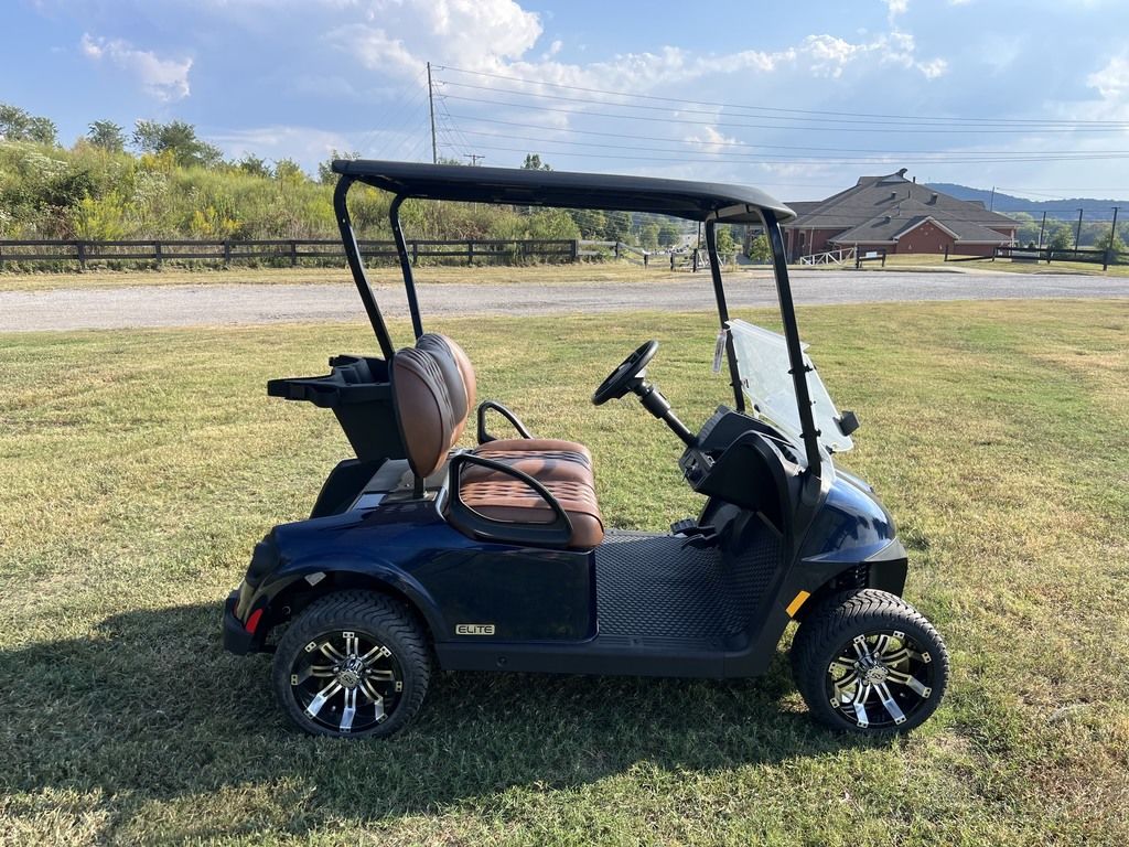 2026 E-Z-GO RXV 2 Freedom Elite Lithium — photo 6
