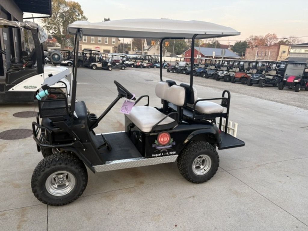 2006 E-Z-GO TXT Gas — photo 2