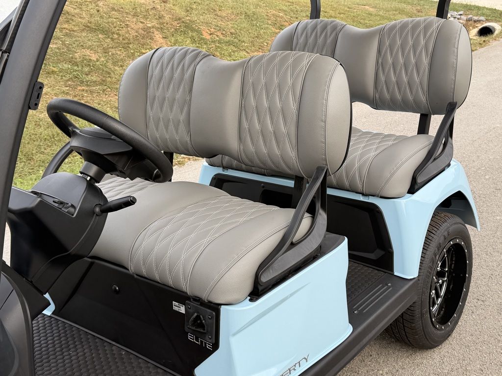 2027 E-Z-GO Liberty 4F XT ELiTE Lithium Powertrain — photo 3