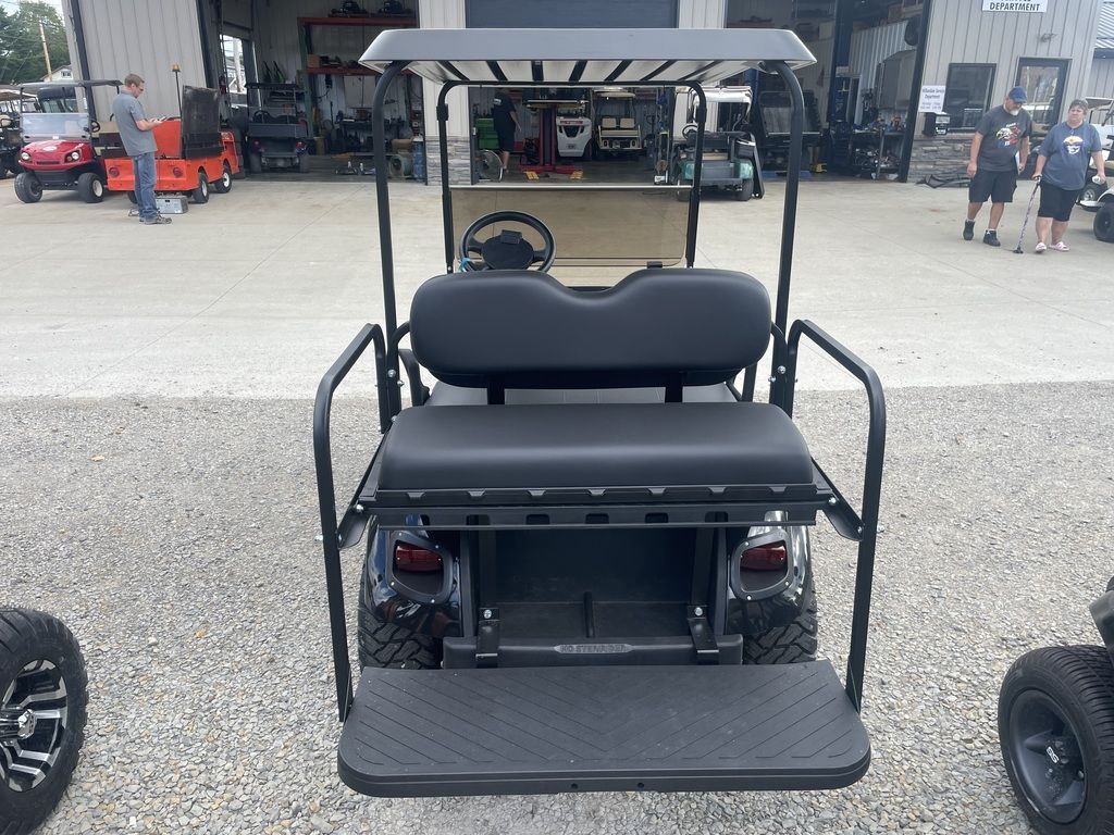 2021 E-Z-GO Freedom TXT Gas — photo 2