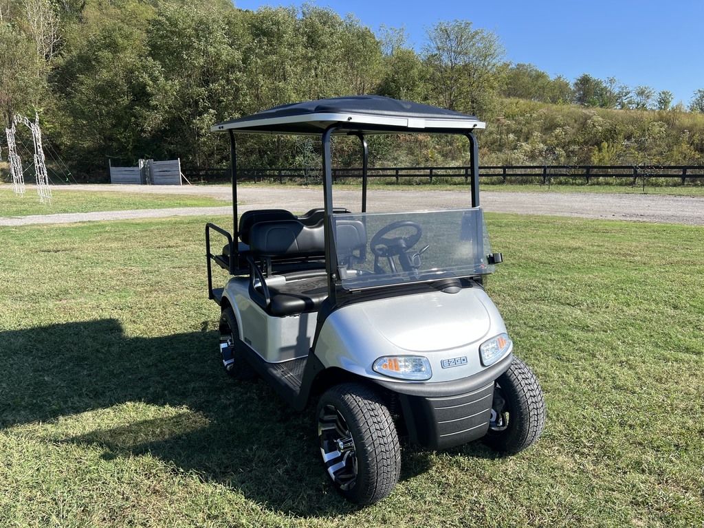 2021 E-Z-GO RXV® ELiTE CPO 4 — photo 7
