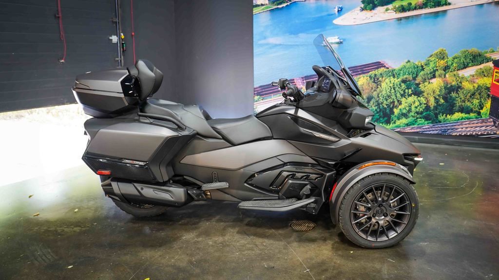 New Can-Am® Spyder RT Limited Dark 2026