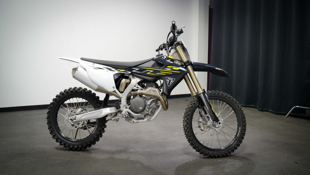 New Triumph TF 450-X Jet Black/Pure White 2026
