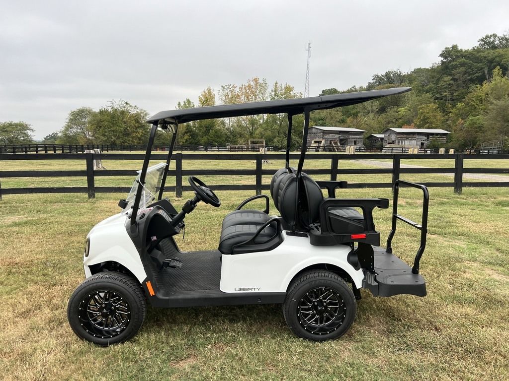 2027 E-Z-GO Liberty 4F X ELiTE Lithium Powertrain — photo 2