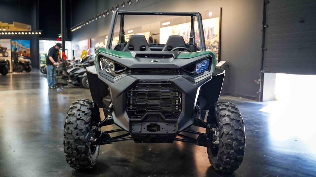 New Can-Am® Commander DPS 700 2026