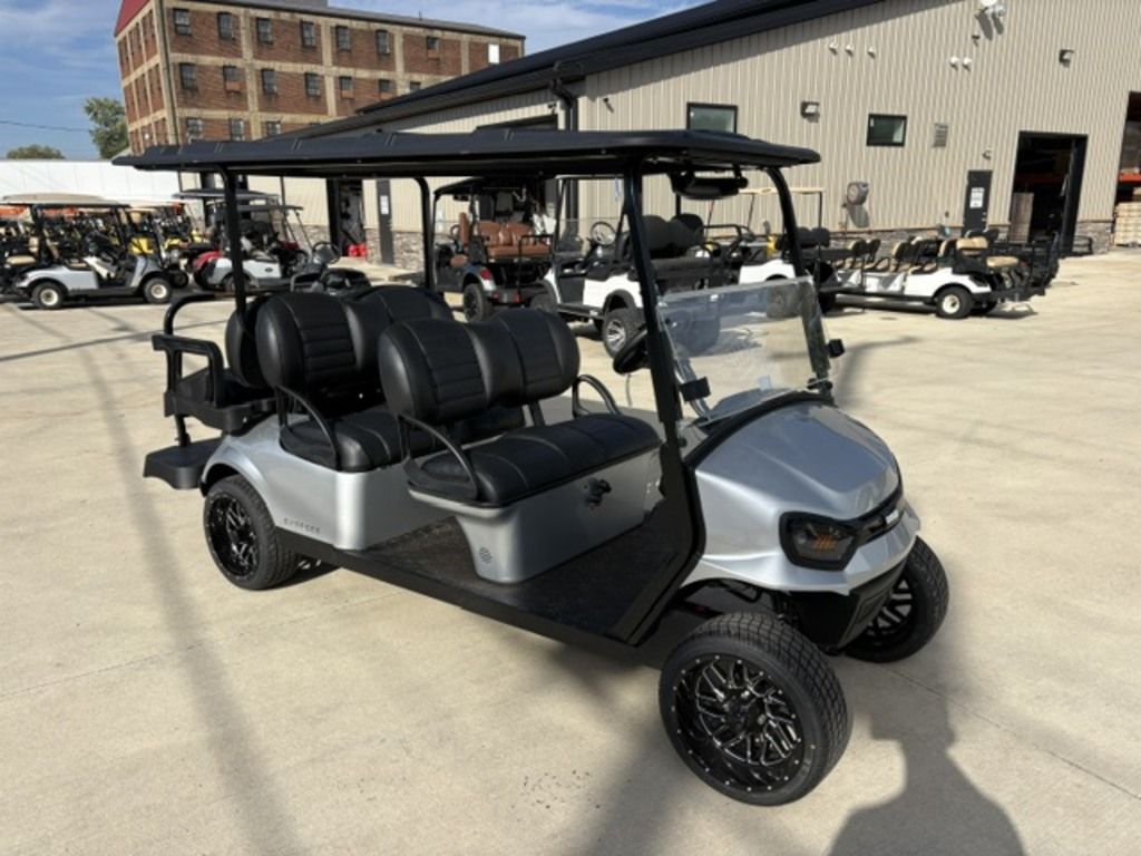 2027 E-Z-GO Express 6 Touring S 13.5-hp Gas — photo 4