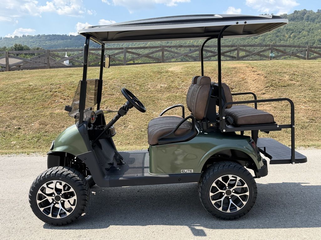 2021 EZGO RXV