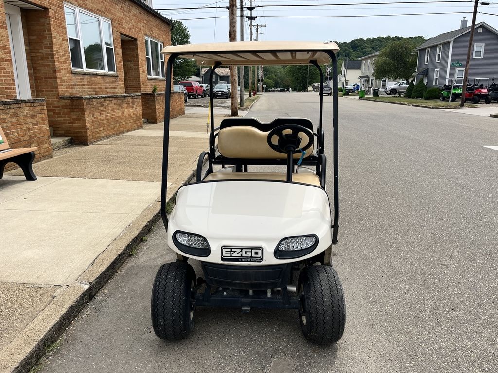 2021 EZGO TXT photo 4