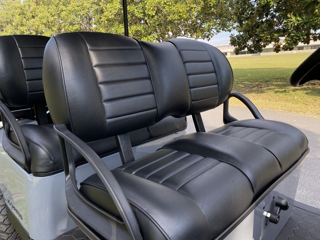 2026 EZGO Express photo 3