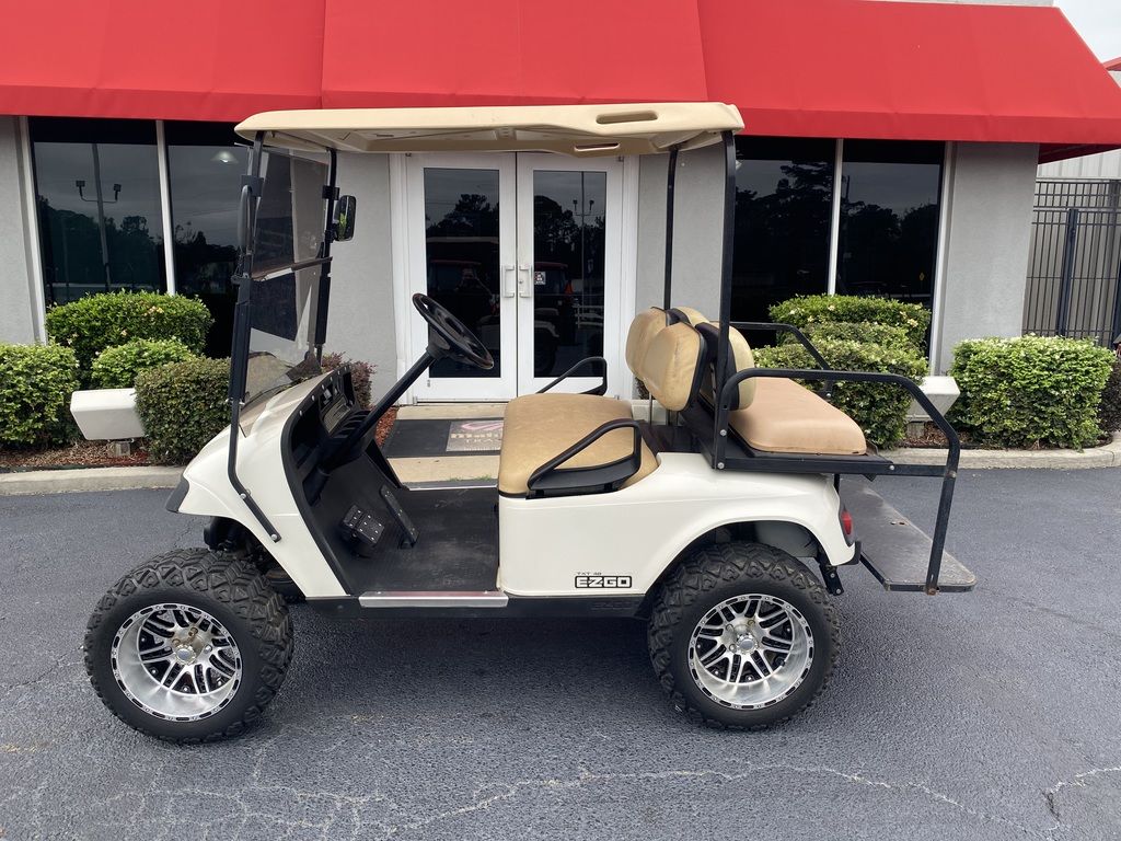 2010 EZGO TXT photo 2