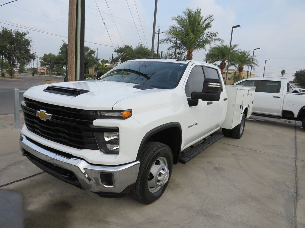 2024 Chevrolet Silverado 3500 Chassis Cab