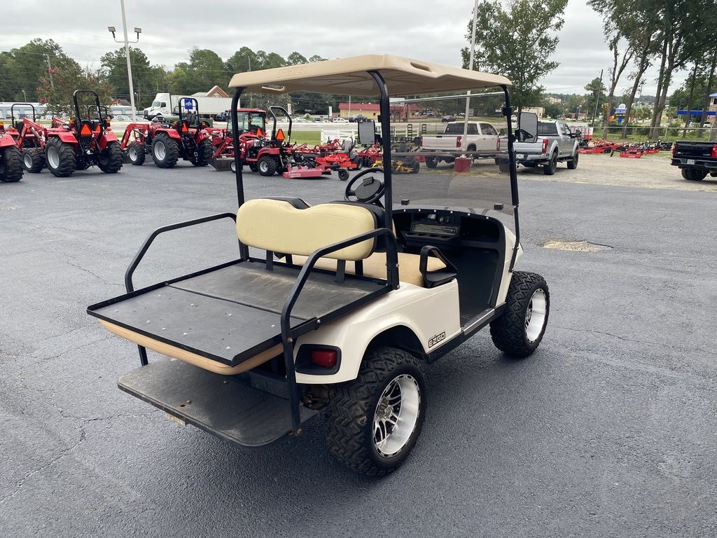 2010 EZGO TXT photo 4