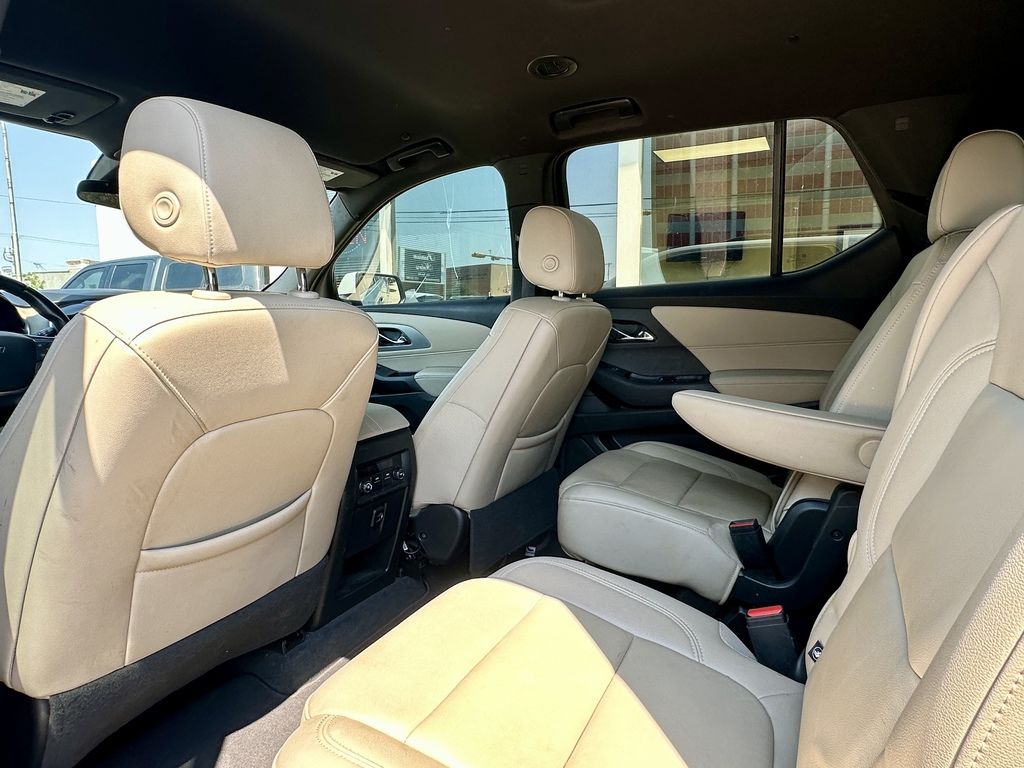 2022 Chevrolet Traverse 3LT - Photo 16