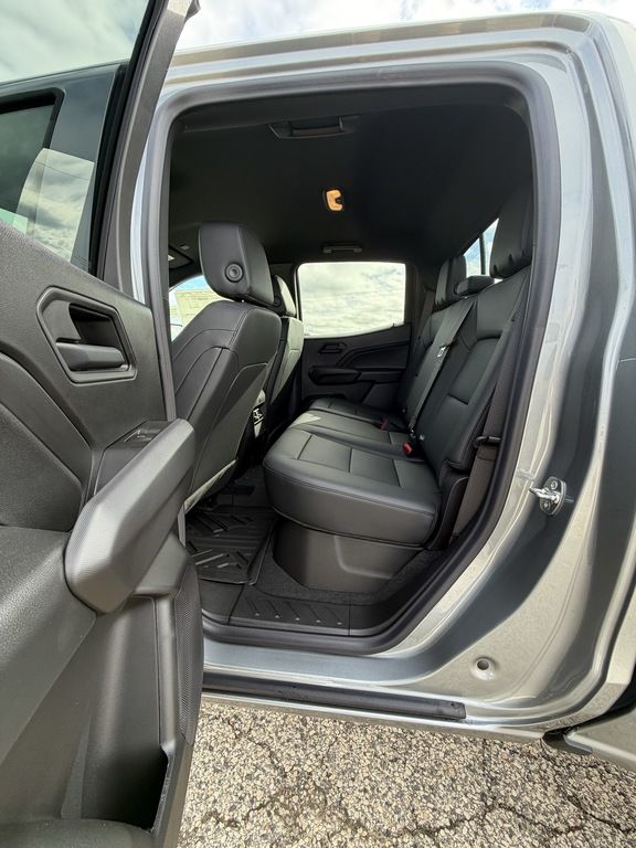 2026 Chevrolet Colorado Trail Boss - Photo 2