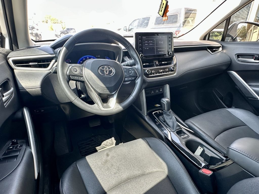 2022 Toyota Corolla Cross XLE - Photo 10