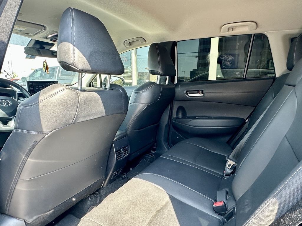 2022 Toyota Corolla Cross XLE - Photo 16
