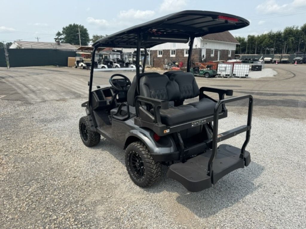 2027 EZGO Express photo 2