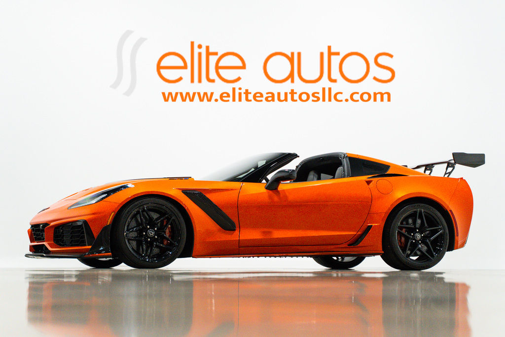 2019 Chevrolet Corvette ZR1 Coupe 3ZR — photo 1 of 60