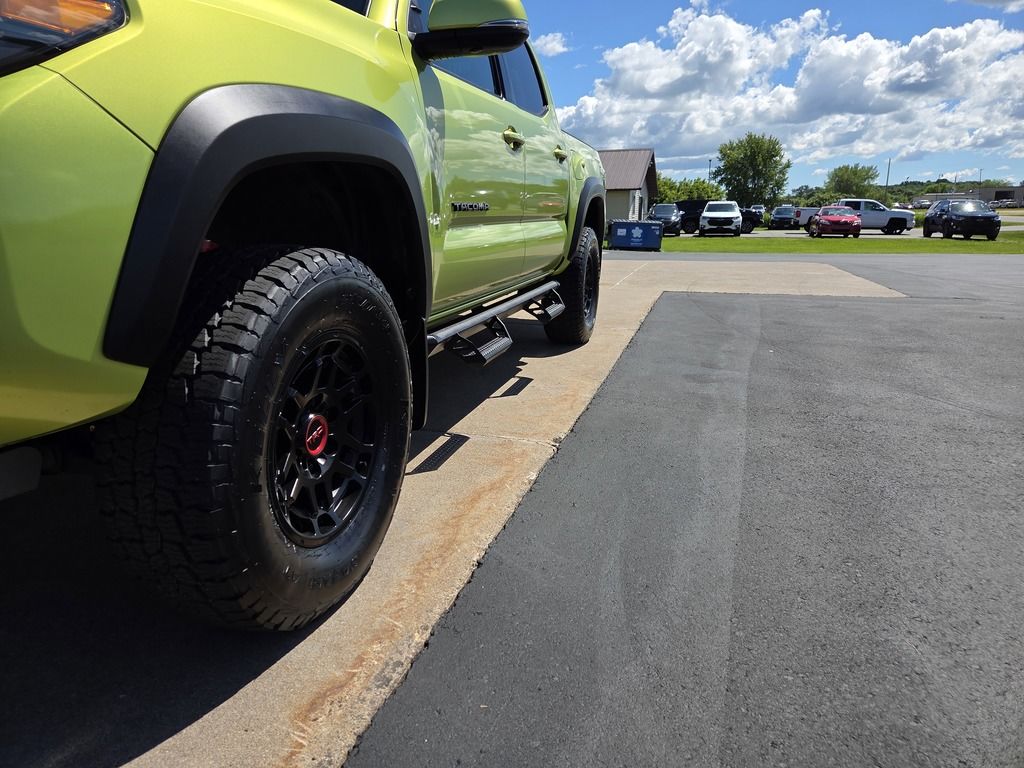 2022 Toyota Tacoma TRD Pro - Photo 8