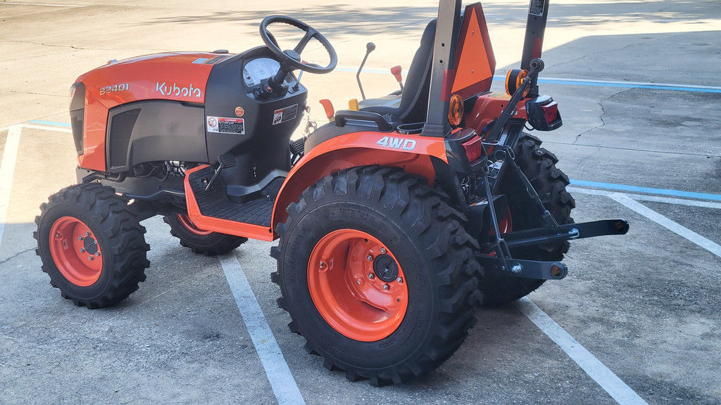 2026 Kubota B01 Series B2401 | Crystal Tractor & Equipment