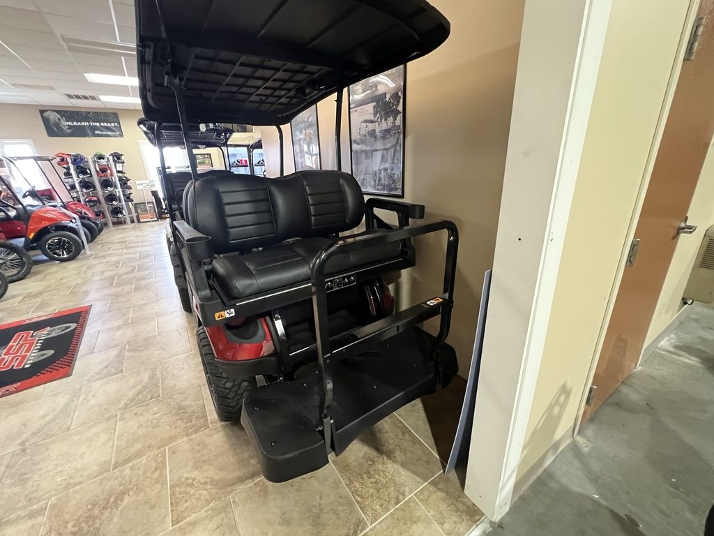 2026 EZGO Express photo 4