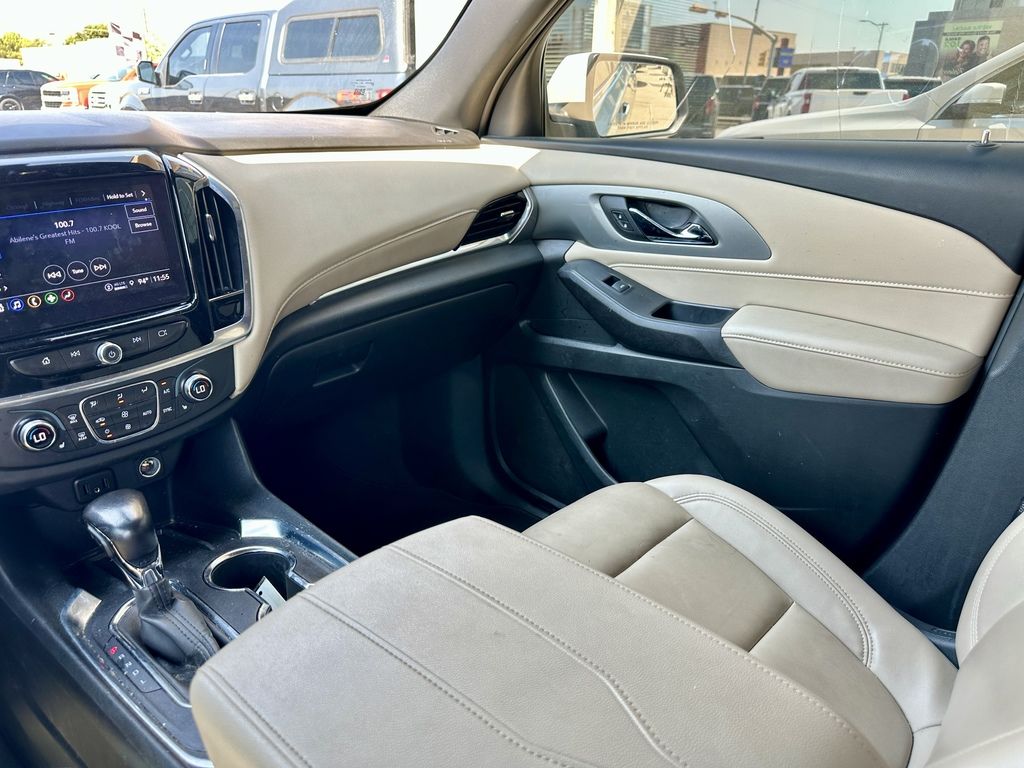 2022 Chevrolet Traverse 3LT - Photo 13