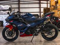 2026 Kawasaki Ninja® 500 ABS Metallic Matte Twilight Blue | Woods