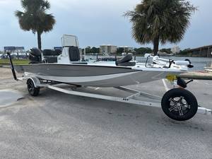 2026 Xpress Boats H22B 2603 | Adventure Marina