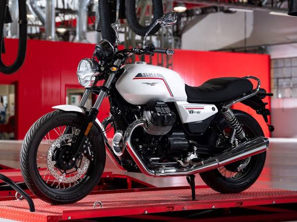 2025 Moto Guzzi V7 Special Base | Fox Powersports Grand Rapids