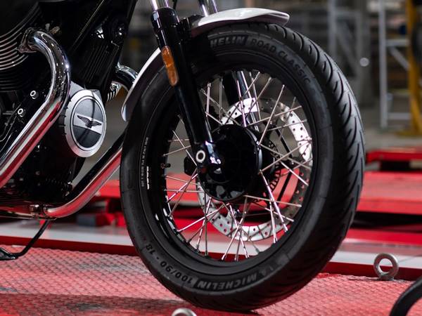 2025 Moto Guzzi V7 Special Base | Fox Powersports Grand Rapids