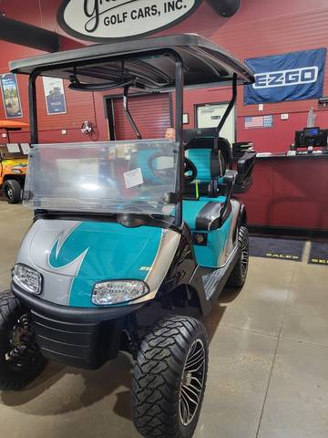 2020 EZGO RXV