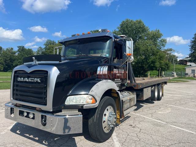 2015 Mack Granite photo 2