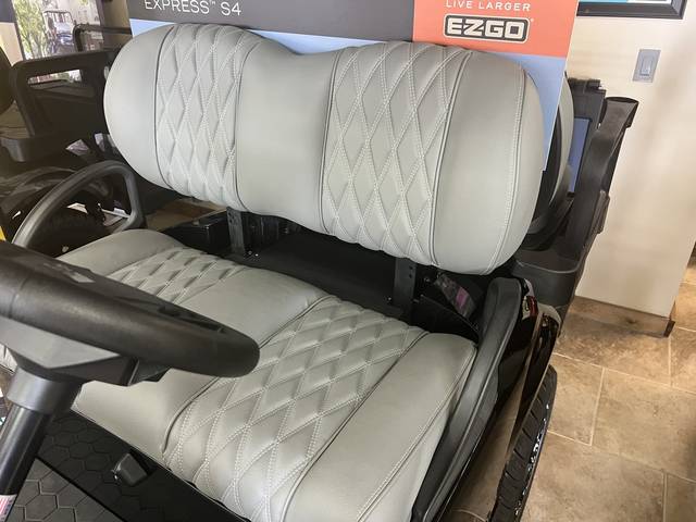 2026 EZGO Express photo 2