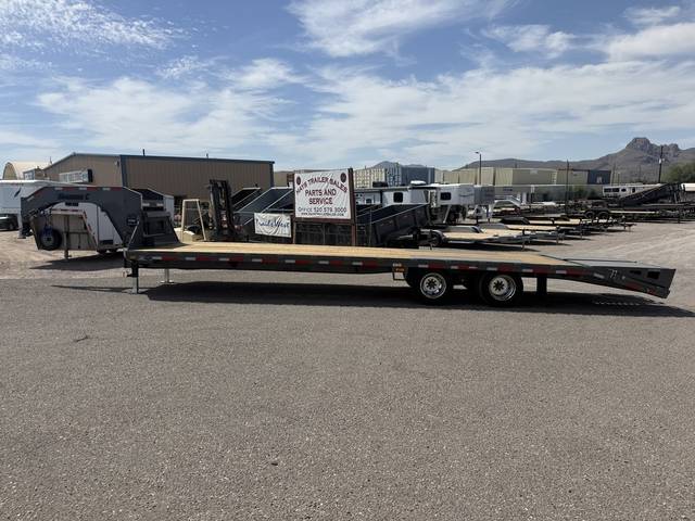 2027 Diamond C FMAX210 photo 2