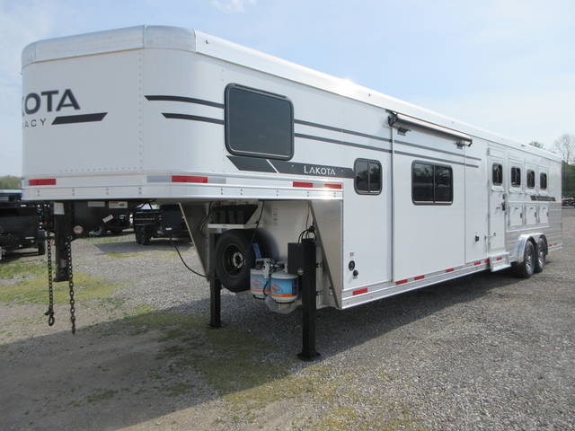 2027 Lakota photo 2