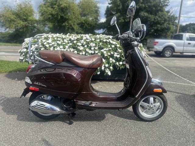2012 Vespa LXV
