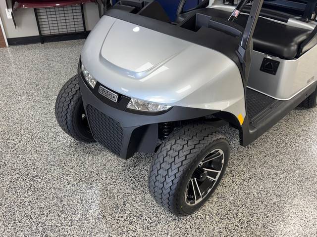 2026 EZGO RXV photo 2