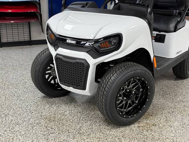 2027 EZGO Liberty photo 2