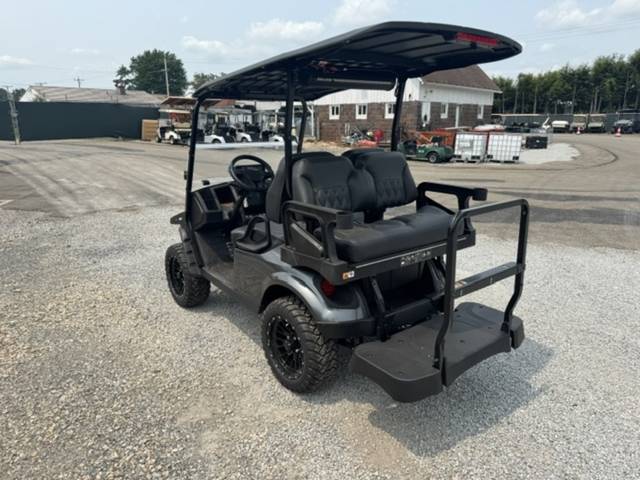 2027 EZGO Express photo 2