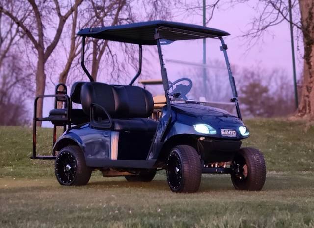 2017 EZGO TXT photo 2