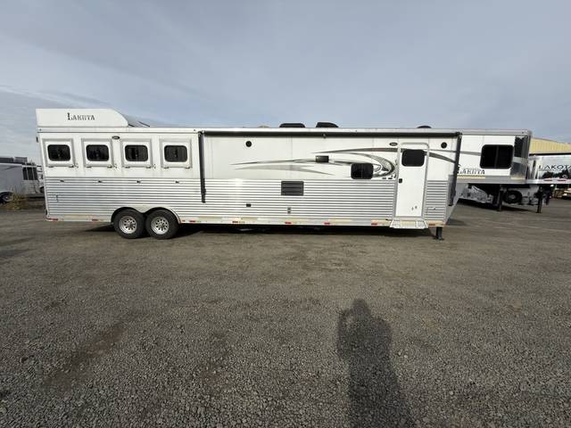 2017 Lakota photo 2