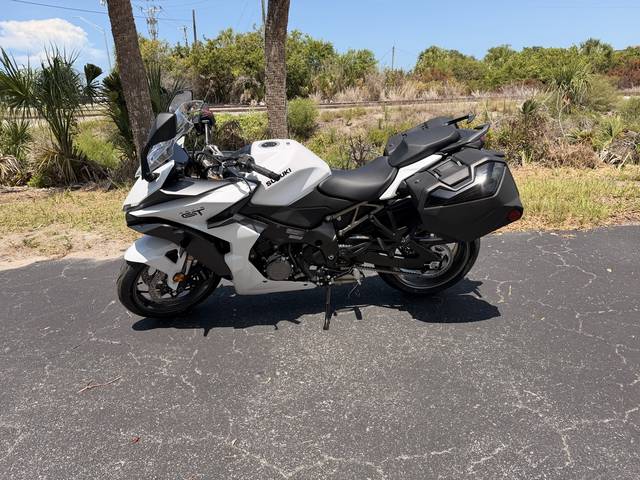 2026 Suzuki GSX-S1000GT+