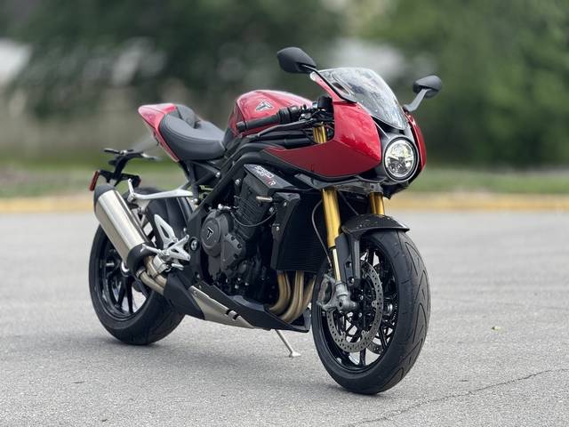 2022 Triumph Speed Triple 1200 RR Red Hopper Storm Grey