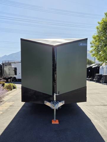 2027 Continental Cargo photo 3