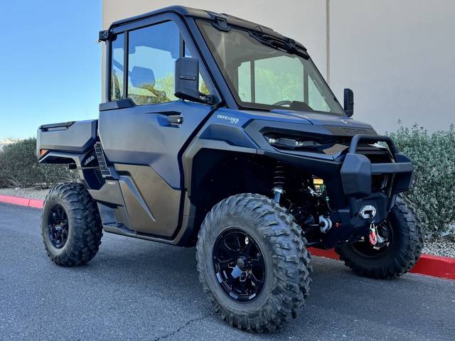 2026 Can-Am® Defender XT CAB HD11 With 10.25 in.display