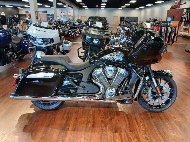 2026 Indian Motorcycle® Challenger® Limited 112 w/PowerBand Audio Black Metallic