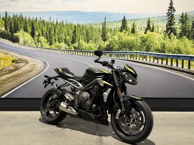 2022 Triumph Street Triple RS Matte Jet Black