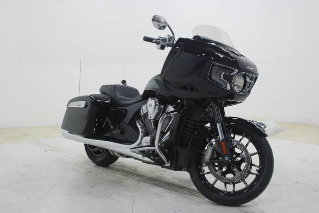 2026 Indian Motorcycle® Challenger® Limited 112 w/PowerBand Audio Black Metallic