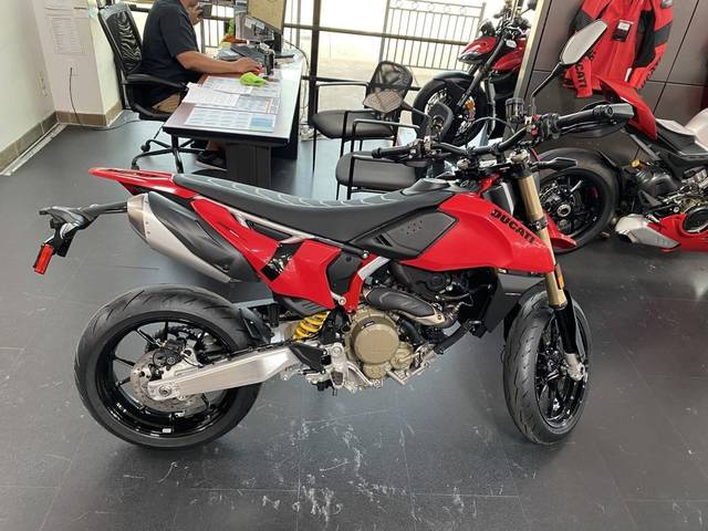 Red 698 2024 Ducati Hypermotard 698 Mono Red | Team Mancuso Powersports South