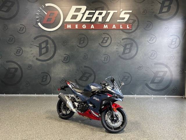 2026 Kawasaki Ninja® 500 SE ABS